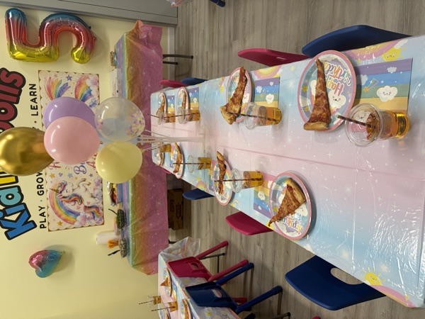 Deluxe Birthday Dining Room Table Decor